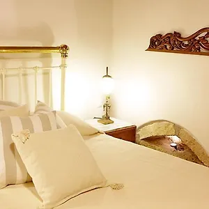 https://casa-dell-aristea.rethymnohotels.net